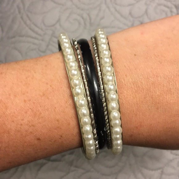 💎Buy one, Get one💎 Set of 5 bangles - Picture 1 of 3